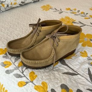 Fabulous Clark’s Wallabee shoes. Size 8 women’s.